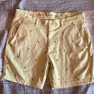 St. JOHN’S BAY Yellow Tucan Shorts, Size: 36